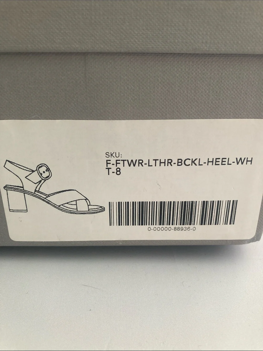 Everlane Buckle Block Heel Sandals in Size 8 White Leather - Picture 5 of 5